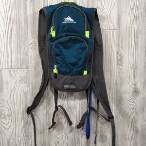 HIGH SIERRA HYDRAHIKE 2L Hydration Backpack Bag